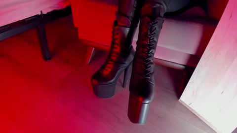 Snapshot of holy_silvia chatting on December 11, 2024, 8:36 am Miss Silvia GMT2 Tuesday - Saturday 0900am-1600pm online show from December 11, 2024, 8:36 am