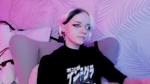 Snapshot of holy_silvia chatting on December 27, 2024, 8:24 am Miss Silvia GMT2 Tuesday - Saturday 0900am-1600pm online show from December 27, 2024, 8:24 am