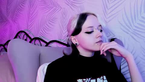 Snapshot of holy_silvia chatting on March 7, 2025, 12:01 pm Miss Silvia GMT2 Tuesday - Saturday 0900am-1600pm online show from March 7, 2025, 12:01 pm
