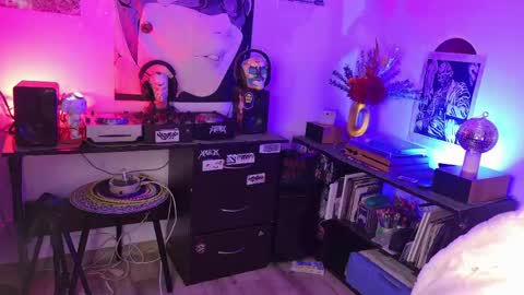   online show from May 11, 2026, 11:46 pm
