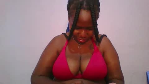 honey_beb online show from November 18, 2025, 4:39 am