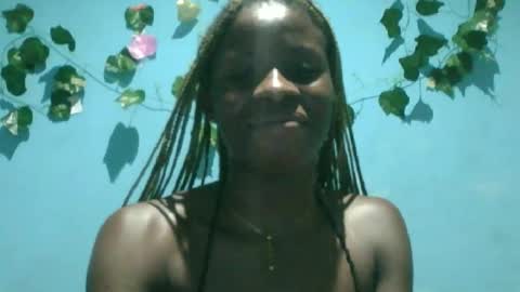 Snapshot of honey_bug2 chatting on September 25, 2025, 8:56 pm Queen online show from September 25, 2025, 8:56 pm