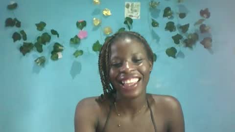 Snapshot of honey_bug2 chatting on November 2, 2025, 2:08 pm Queen online show from November 2, 2025, 2:08 pm