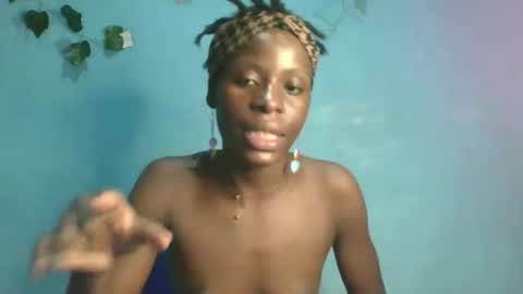 Queen online show from April 17, 2026, 10:24 pm