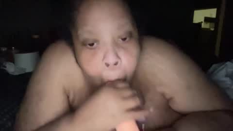 Snapshot of honey_bunz92 chatting on January 18, 2026, 5:00 am Darktigerstripesddd online show from January 18, 2026, 5:00 am