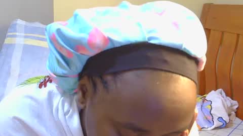 Snapshot of honey_caddy chatting on June 24, 2026, 5:06 am honey_caddy online show from June 24, 2026, 5:06 am