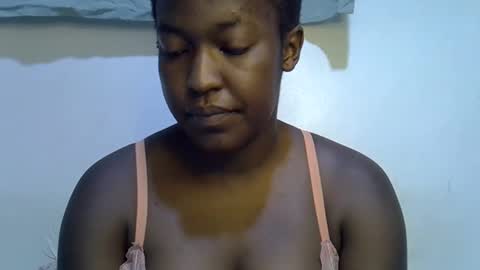 honey_dropp1 online show from May 19, 2026, 4:35 pm