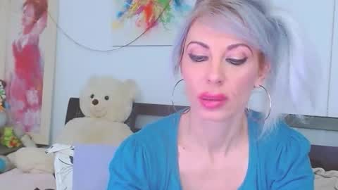 honey_lara online show from March 12, 2026, 11:55 pm