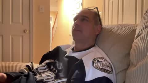 Snapshot of honey_man14 chatting on December 8, 2024, 7:05 am honey_man14 online show from December 8, 2024, 7:05 am