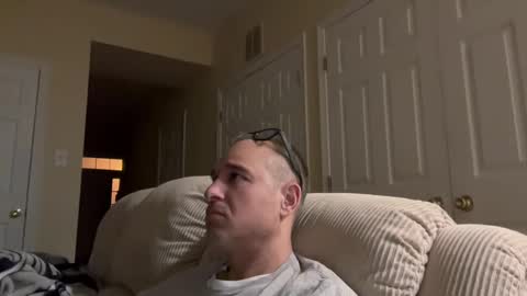 Snapshot of honey_man14 chatting on January 6, 2025, 1:20 am honey_man14 online show from January 6, 2025, 1:20 am