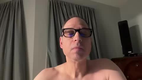 Snapshot of honey_man14 chatting on January 27, 2025, 10:06 pm honey_man14 online show from January 27, 2025, 10:06 pm