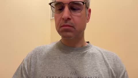 Snapshot of honey_man14 chatting on February 22, 2025, 6:08 pm honey_man14 online show from February 22, 2025, 6:08 pm