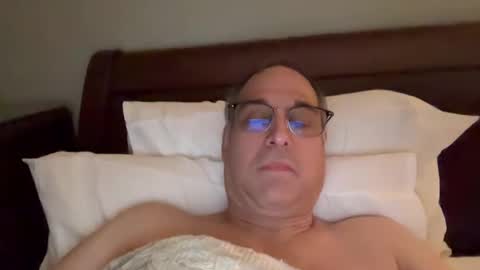 Snapshot of honey_man14 chatting on February 23, 2025, 2:35 pm honey_man14 online show from February 23, 2025, 2:35 pm