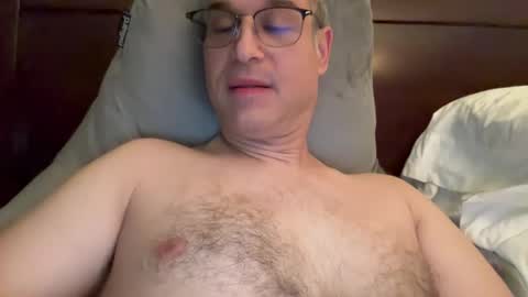 honey_man14 online show from November 1, 2025, 11:29 pm