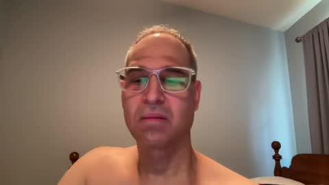 honey_man14 online show from June 17, 2026, 3:35 pm