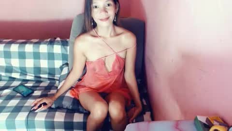 honey_mollyxx online show from October 28, 2025, 3:21 am
