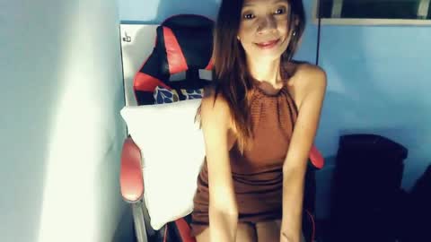 honey_mollyxx online show from August 3, 2026, 11:15 am