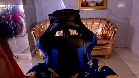 HONEY  online show from March 16, 2026, 1:15 pm