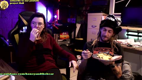 Honey and Bear online show from December 26, 2024, 3:16 am