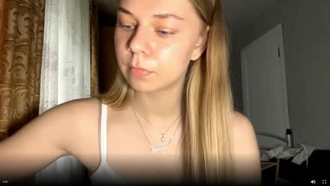 Snapshot of honeyaskren chatting on May 27, 2026, 10:34 am Klara online show from May 27, 2026, 10:34 am
