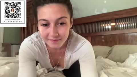 Snapshot of honeybelle8 chatting on December 23, 2024, 12:52 pm belle brunette online show from December 23, 2024, 12:52 pm