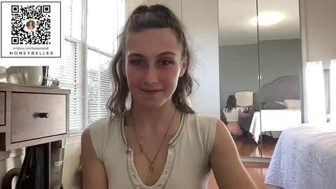 Snapshot of honeybelle8 chatting on January 9, 2025, 6:26 pm belle brunette online show from January 9, 2025, 6:26 pm
