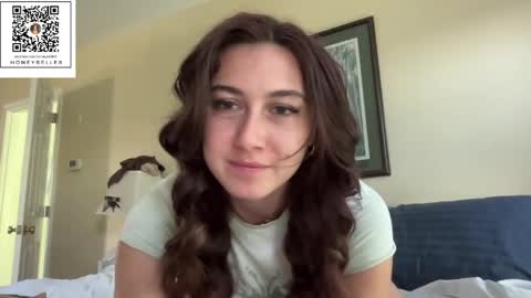 Snapshot of honeybelle8 chatting on May 19, 2026, 12:22 pm belle brunette online show from May 19, 2026, 12:22 pm