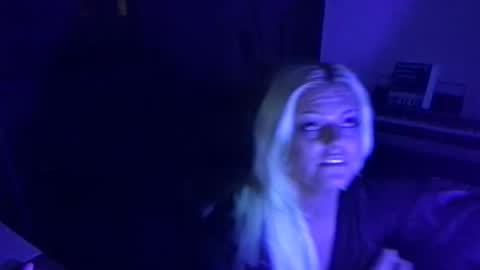 Snapshot of honeybuhnny chatting on February 27, 2026, 2:06 pm honeybuhnny online show from February 27, 2026, 2:06 pm