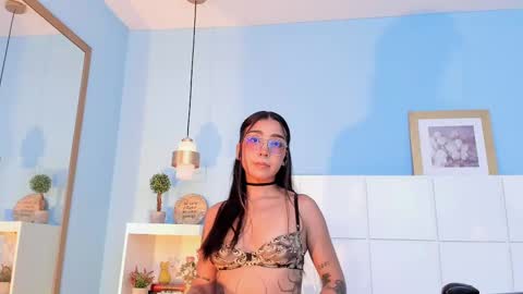 honeycafe online show from September 25, 2025, 9:51 pm