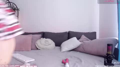 HoneyCarrol online show from October 30, 2025, 12:17 pm