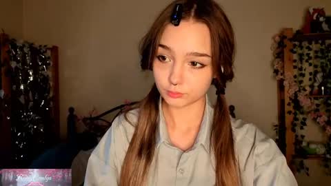 Snapshot of honeycomfya chatting on June 3, 2026, 1:14 pm Masha online show from June 3, 2026, 1:14 pm