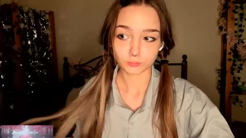 Snapshot of honeycomfya chatting on June 3, 2026, 2:33 pm Masha online show from June 3, 2026, 2:33 pm