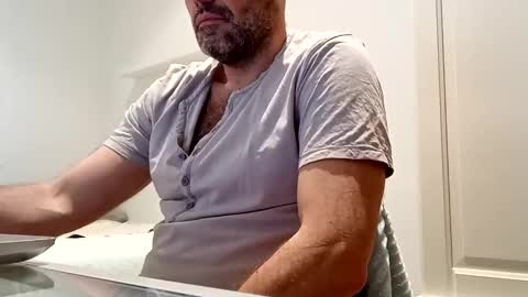 Snapshot of honeydaddyforyou chatting on March 11, 2025, 6:53 am honeydaddyforyou online show from March 11, 2025, 6:53 am