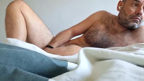 Snapshot of honeydaddyforyou chatting on October 19, 2025, 7:31 am honeydaddyforyou online show from October 19, 2025, 7:31 am