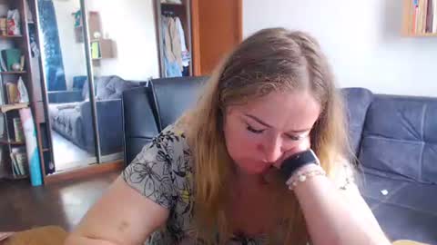 HoneydewMolly online show from May 23, 2026, 11:25 am