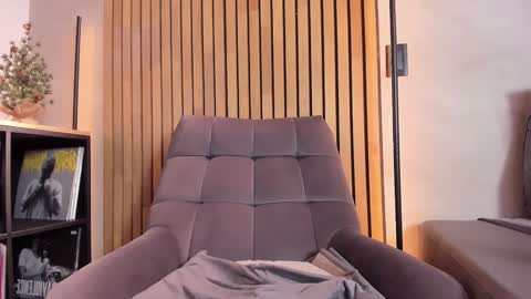 Sofia independent model online show from December 18, 2024, 2:17 pm