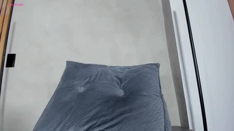 Sofia independent model online show from November 15, 2025, 11:29 am