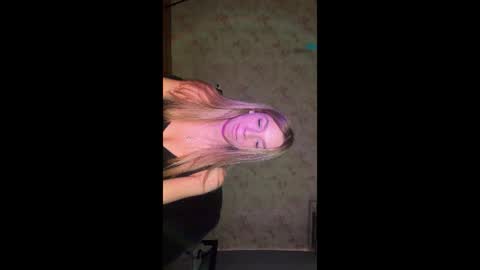 Snapshot of honeylune_ chatting on July 27, 2026, 6:42 am Lovia online show from July 27, 2026, 6:42 am
