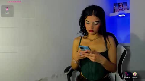 HONEY LUXE online show from March 18, 2026, 5:10 am