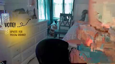 honeymaebae online show from April 16, 2026, 9:39 pm