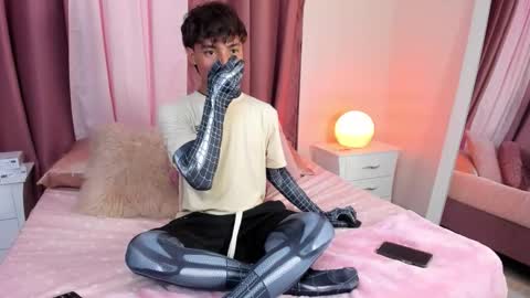 honeymoon_sariel online show from October 31, 2025, 7:59 pm