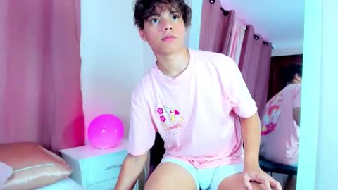 honeymoon_sariel online show from February 28, 2026, 8:32 pm