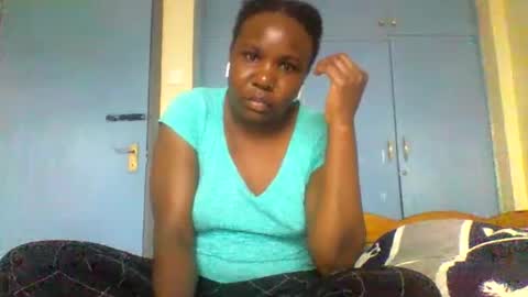 Snapshot of honeymuny chatting on October 29, 2025, 10:17 am Honeymuny online show from October 29, 2025, 10:17 am