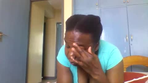 Honeymuny online show from November 6, 2025, 7:53 am