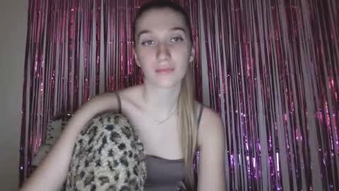 Snapshot of honeyveil chatting on February 25, 2026, 8:51 pm honeyveil online show from February 25, 2026, 8:51 pm