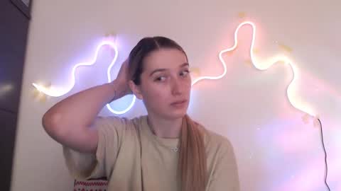 honeyveil online show from March 23, 2026, 2:10 pm