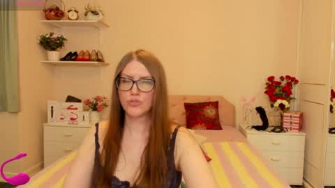 Snapshot of honeywinexs chatting on July 3, 2026, 1:50 pm honeywinexs online show from July 3, 2026, 1:50 pm