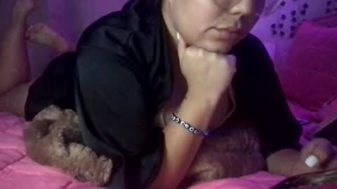 honeyyy89 online show from November 17, 2025, 1:22 am