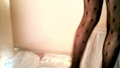 honeyy_bun online show from April 27, 2026, 8:34 am