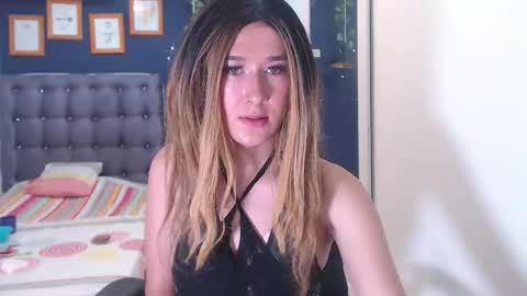 Snapshot of honeyy_sweett chatting on May 25, 2026, 2:12 pm honeyy_sweett online show from May 25, 2026, 2:12 pm